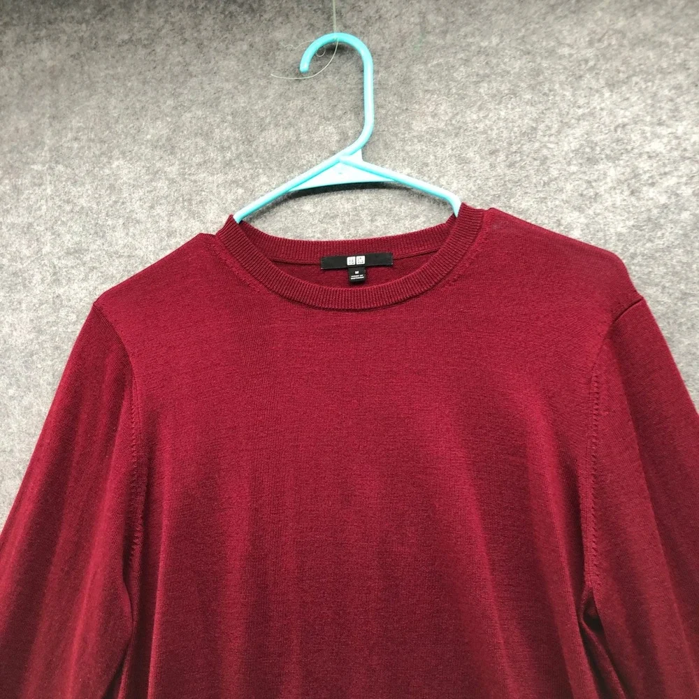 Uniqlo Extra Fine Merino Crew Neck Sweater Mens Medium Red Wool Knit Casual Top